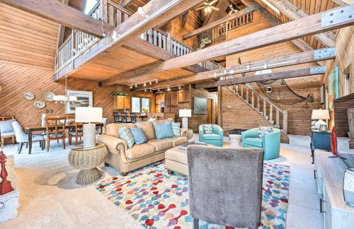 Spacious Syracuse Getaway with Waterfront Deck! - Foto 1