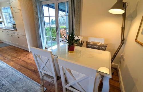 Luxury 2 Bed Cottage with Log Fire Hot Tub & Sauna - Foto 16