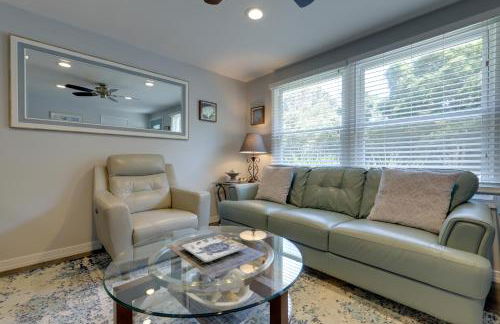 Coastal Getaway with Porch, 2 Mi to Niantic Beach! - Foto 6