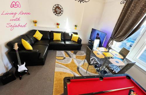 Luxury 2 Bedroom Entire Flat - Self Check in & Check out - Photo 1