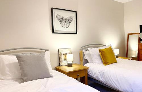 Stylish cottage in vibrant riverside village - Foto 18