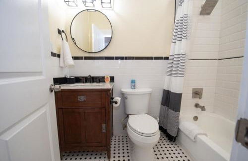 Luxe 6BR Escape Sleeps 24, Private Parking only 5min to Mid&Dtwn ATL - Foto 6