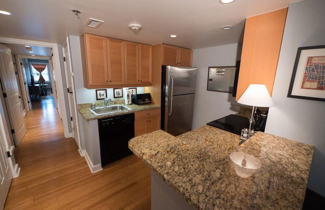 The Easy Spot Downtown Free Parking Elevator - Foto 38