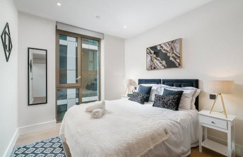 Modern- Battersea Power Station 2-Bed Apartment with Balcony - Foto 9