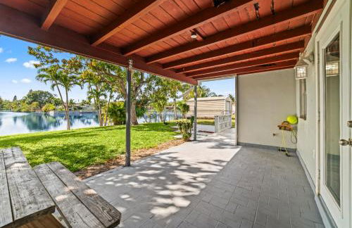 Lakeside Vacation Home - Foto 21