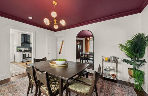 Hot Tub - Game Room - Chic & Spacious - Sleeps 10 - Foto 14