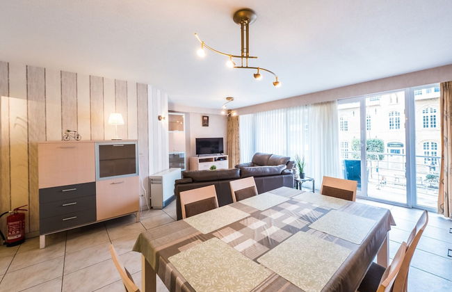 Apartment With 2 Bedrooms and Large Terrace - Photo 16