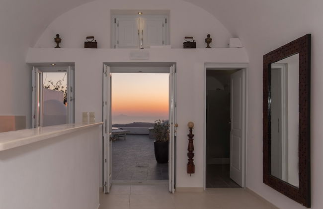 Karpimo Horizon - Caldera View with private hot tub - Photo 10