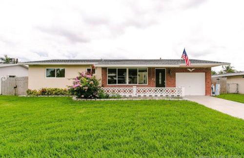 Tranquil Retreat with HEATED POOL Minutes to the Beach - Foto 20