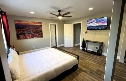 Lux Private Home - Pool, Billiards, 8 Smart TVs, Board Games, Cotton Bedding - The Stone Sanctuary at McCullough Hills Trailhead - Foto 31