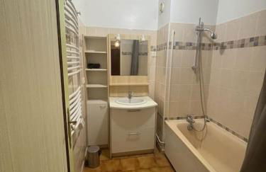 F2 avec Terrasse, Parking gratuit - Foto 7