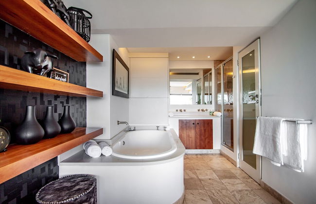 Clifton YOLO Spaces – Clifton Beachfront Executive - Photo 19