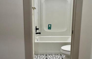 Blushing Pink Manor! Off Frankfort Ave! 8 BR! - Foto 24