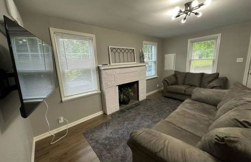 3BR, 2BA and Office Fire Pit,Mins 2 UConn & Lake - Foto 1