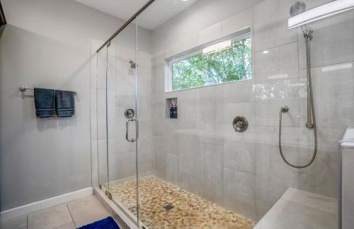 Spacious Luxe Stay , Near DT, MedCtr & NRG, New - Photo 13