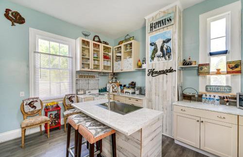 Spacious Historic Home with Yard and Deck! - Foto 3