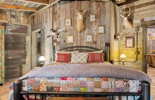 Mimi's Mother Pearl: Includes (2) 4-door UTV's - Foto 16