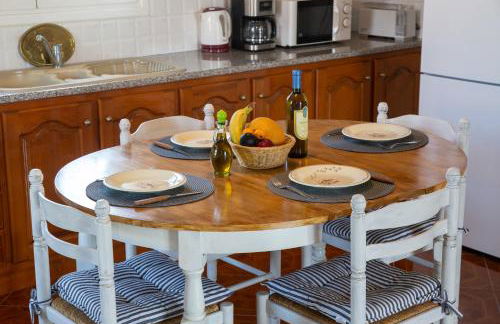 SEA & OLIVES HOUSE - Photo 16