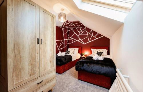 Large 6-Bed house, Free Parking & Motorway Access - Foto 17