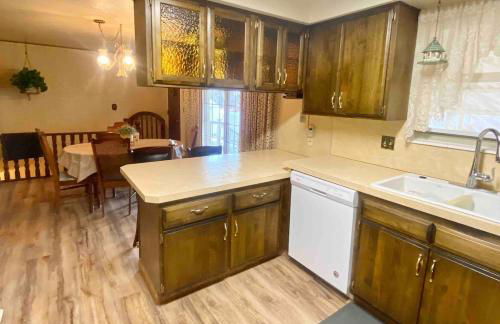 Roomy Midtown Home-Large and Central to Everything - Foto 24