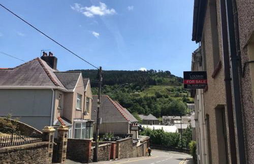 Tranquil Welsh Mountain Gem, Abertillery, Wales - Foto 61
