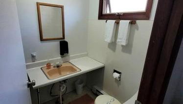 Amazing Cottage with Fire Pit and Fishing in Wellston, Michigan - Foto 5