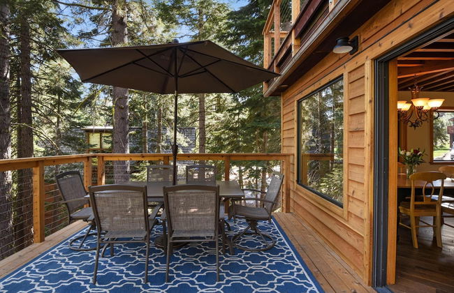 Snowshoe Cabin 3 Decks, BBQ & Hot Tub! - Foto 24