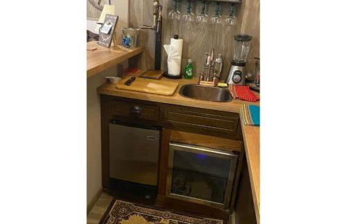 StockYards! Walk 3 Blocks-Ranch House sleeps 8 - Foto 5