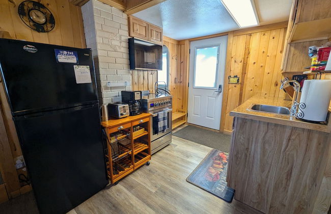 Yellowstone's Treasure Cabins - Photo 67