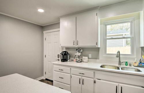 Cozy House with Private Yard, Close to Downtown - Foto 9