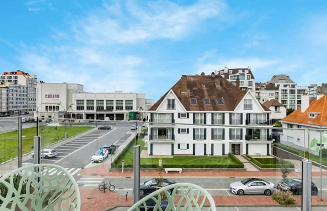 Spacious Duplex Apartment in the Center of Knokke - Photo 1