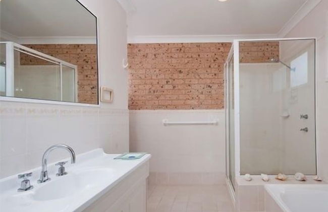 Bombora at Fingal Bay - Photo 13