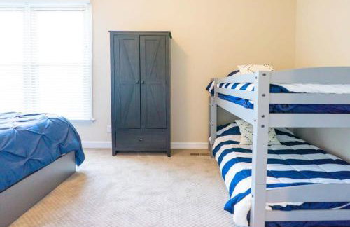 Cozy & Modern Soulard 4BR & Game Room ABODEbucks - Foto 21