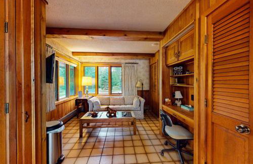 Lakefront Haven - Photo 12