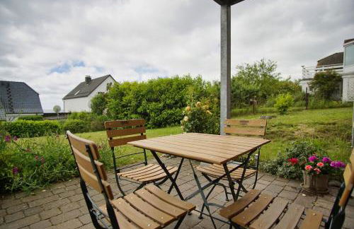 idyllsiche Lage, Ferienwohnung mit Terrasse, Meerblick - Haus Sonnenblume FeWo 04 - Photo 4