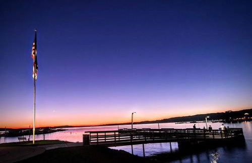 Ultra Comfy, Spotless & Spacious, Private Home in Boyne, Dogs Ok, Walk to Town - Foto 43