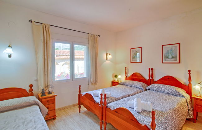 2 bedroom House in Calp with private pool and garden - Photo 9