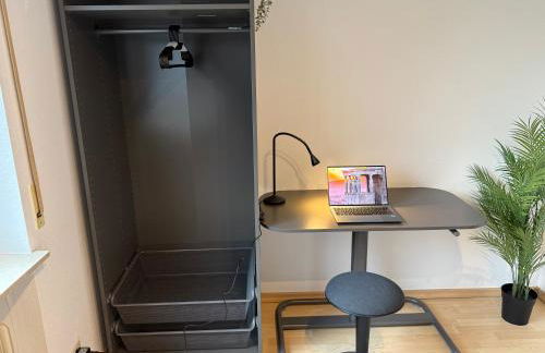 Frankfurt Work and Rest- 4 Bedrooms- 2 WCs- free Parking- 5 Queen size beds- Fast WiFi- roller shutters - Foto 53