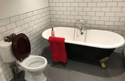 The Byre (Unusual and Different). - Foto 12