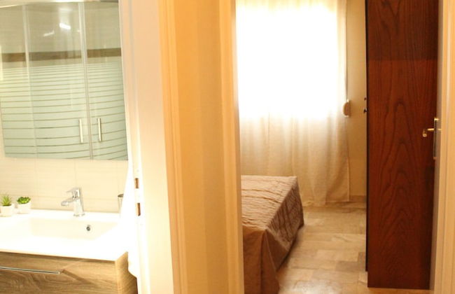 The House of Travelers - Photo 11