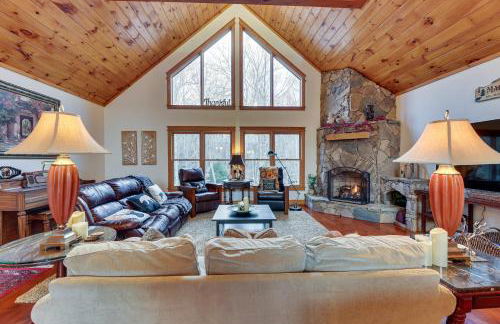 Cabin with Hot Tub and WiFi 4 Mi to Snowshoe Resort - Foto 5