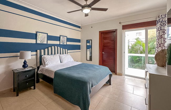 Incredible 3 BR Penthouse w BBQ Jacuzzi - Photo 6