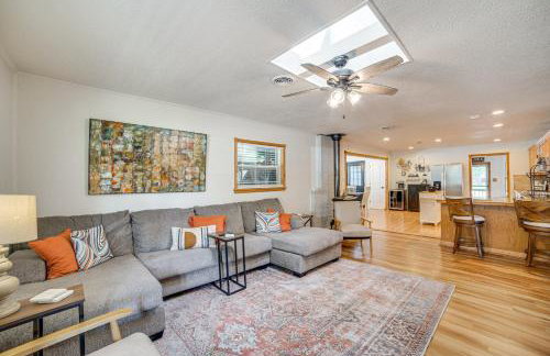 Spacious Deck Waterfront Home in Gun Barrel City! - Foto 7