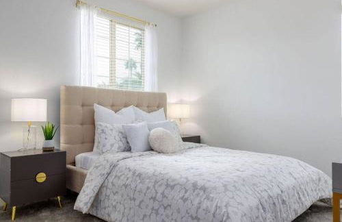 Near Coachella and Stagecoach Palm Springs , PGA resort Villa ,Golf, community pool, gym - Photo 23