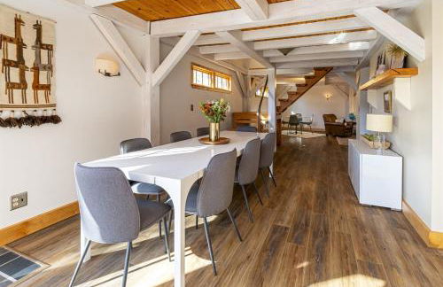 Luxury Lake House w Dock & Game Room - Photo 20