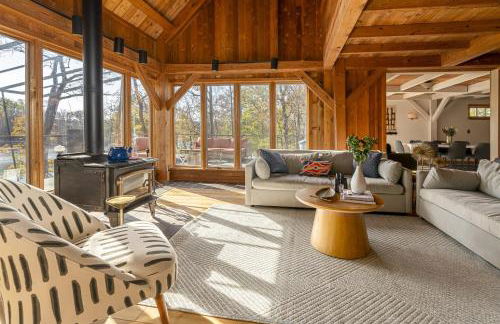 Luxury Lake House w Dock & Game Room - Photo 3