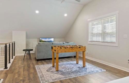 Secluded 3BR Cabin Lake Access & Resort Perks - Foto 10