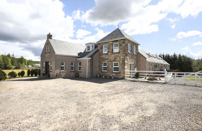 JOIVY Greenknowes Estate With Hot Tub And Bar - Foto 1