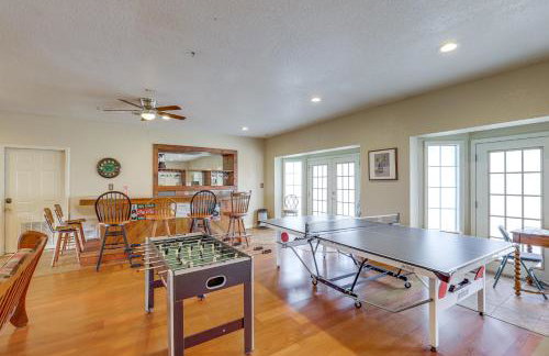 Spacious Group Retreat with Game Room in Marshall! - Foto 4