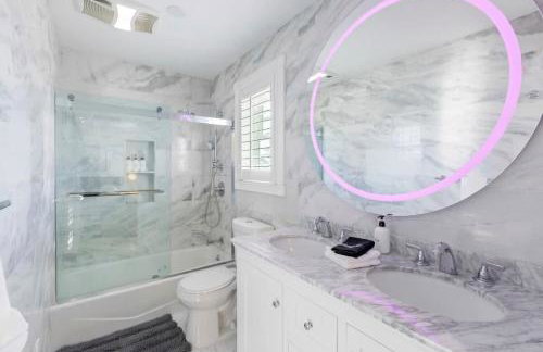 Marbella Lane - Buckingham Place Laundry P - Photo 5